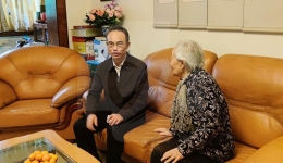 ������ǰϦԺ�쵼�߷�ο����������ͬ־