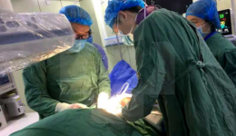 集团崇州医院开展崇州地区首例腹主动脉+双髂动脉覆膜支架腔内隔绝术