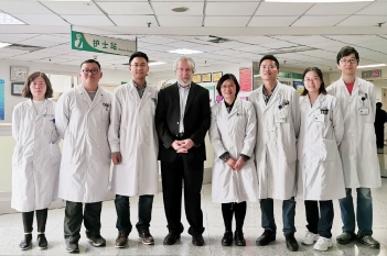 美国田纳西州立大学Tony Marion教授风湿病学教授来我科指导