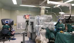 机器人微创中心完成全国首例无需单孔专用通道腹膜外机器人单孔前列腺癌根治术