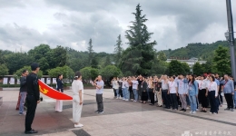 门急诊医技党总支开展“忆初心、担使命、跟党走”主题党日活动