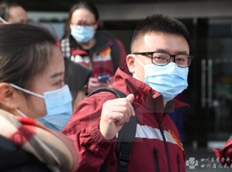 虽经严寒，也必然绽放自己的精彩：重症医学中心邓磊