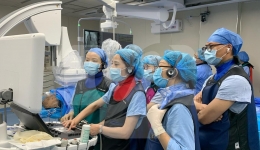 我院首例经导管二尖瓣夹合术成功实施