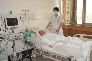 5.12地震完成亲体供肾肾移植