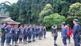 口腔科党支部、肝胆外二党支部联合开展“不忘初心再出发，奋进伟大新征程” 主题党日活动