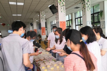 营养科党支部主题党日活动——营养健康食堂“猜灯谜”活动