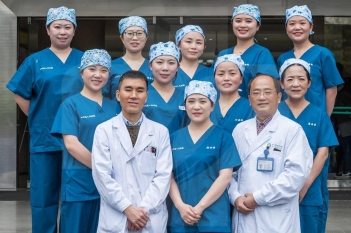 心研所医护合影