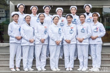 心血管内科二护士合影