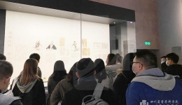 参观中医药文物特展  增强民族文化自信