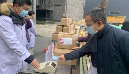 营养科开展“以购代捐——壤塘农产品展销”主题党日活动