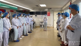 老年重症医学科党支部与医院感染控制中心党支部联合开展“多重耐药菌检出聚集应急处置演练”主题党日活动