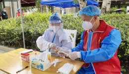 我院退休专家职工积极参与抗疫