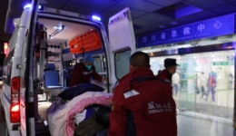 红星新闻：四川省人民医院1700余张床位可收治新冠患者，ICU床位扩增到500张