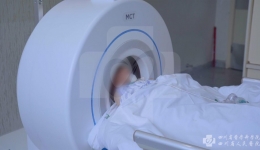 人民网：全球首台小型智能机器人移动CT在四川成都亮相