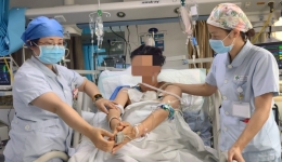 四川观察：多学科“生命接力” 手术8小时抢回母子三人生命