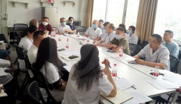 院党委书记欧力生到肿瘤中心调研日间化疗工作推进情况