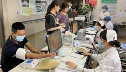 医院相关党组织启动“当一日患者”沉浸式就医体验主题党日活动