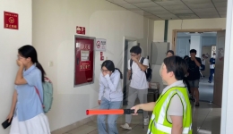 教育培训部开展“提升安全意识,共建消防安全”消防应急疏散演练