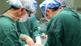 多学科联合成功切除20斤腹膜后巨大肿瘤