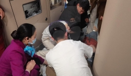 省医肝胆外科护士动车救人