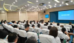 中国毕业后医学教育专家委员会常务副主任齐学进到我院授课和指导住院医师规范化培训工作