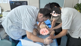 超声引导下的肠套叠患儿灌肠复位术：专业与关爱的交融