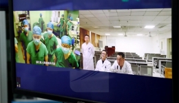 我院医疗队开展西部县域医疗首例5G远程指导下机器人辅助脊柱外科手术