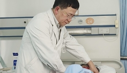 四川观察：占体重三分之一！29岁女子神经纤维瘤成功切除