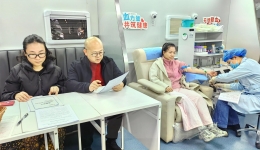 院办和输血医学科联合举办无偿献血活动