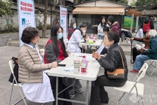 院团委组织开展“不忘初心学雷锋，爱心义诊传真情”义诊活动