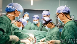 “中国心”登顶4000米