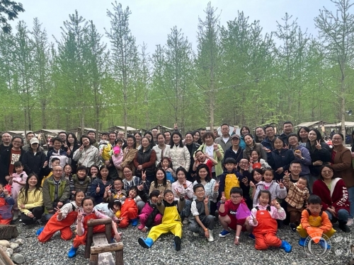 亲近自然乐享春光，临床医学检验中心开展职工春游活动
