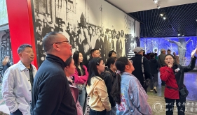 烧伤与创面修复外科党支部开展“重温峥嵘岁月，汲取奋进力量”主题党日活动