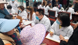 药学部一、二党支部赴西昌开展“党建引领聚合力，义诊服务暖民心”主题党日活动