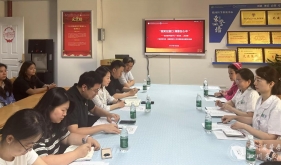 门急诊医技党总支多个党支部联合开展“微笑在窗口，满意在心中”主题党日活动