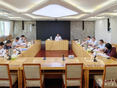 院党委召开理论学习中心组（扩大）学习会
