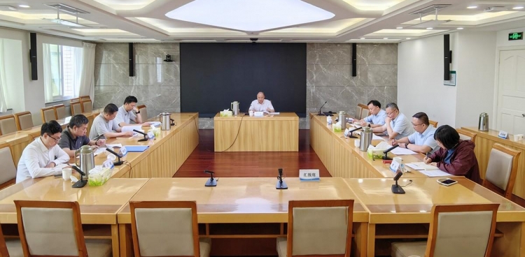 院党委召开理论学习中心组（扩大）学习会