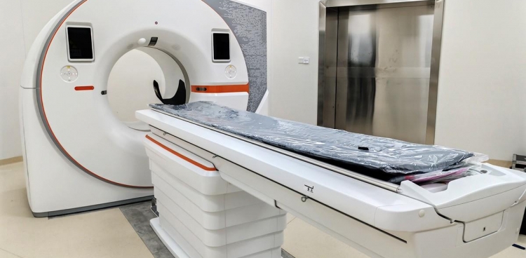 辐射更低、精度更高、速度更快——我院光子CT在省内率先投入使用