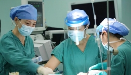 口腔医学中心联合多学科协作成功治疗一罕见病患儿复杂口腔重症