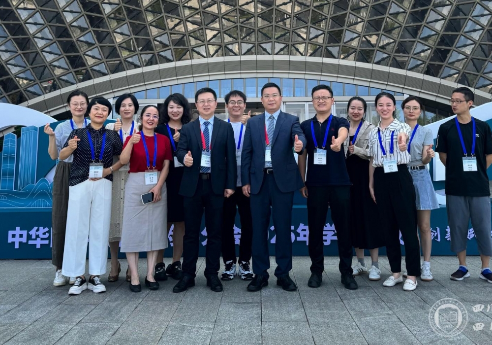 药学部团队在中华医学会临床药学分会学术年会上展风采