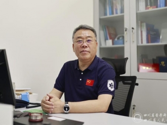 四川省获国家级荣誉医师风采录：吕传柱