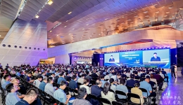 王东主任团队驾驭国产机器人在CUA年会演示创新手术