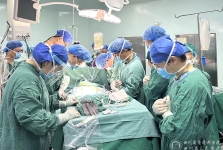 CCTV13：小伙离世后家人捐献器官 7人重获新生