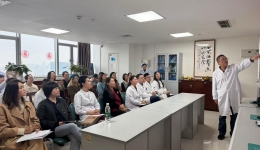 老年综合科党支部、病案统计科党支部、运营部党支部联合开展主题党日活动