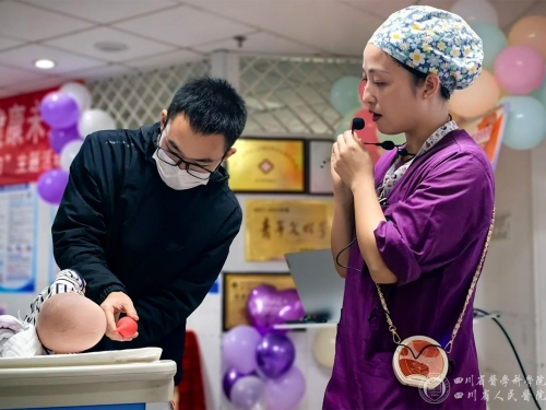 新生儿重症监护室开展“有爱有未来”世界早产儿日主题活动