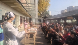 护理规范化培训生党支部、内科规范化培训生党支部联合开展“传承敬老传统美德，弘扬医者仁心仁术”主题党日活动