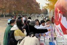 感染科开展“世界艾滋病日”科普宣传