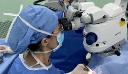 封面新闻：高龄并非手术禁区 四川省人民医院成功为106岁老人实施白内障手术