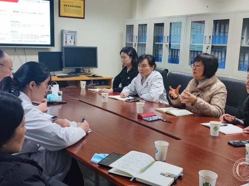 谭玲总会计师带领相关职能部门负责人到核医学科开展调研指导