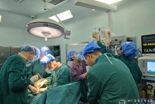 双线生死竞速，两场生命托举